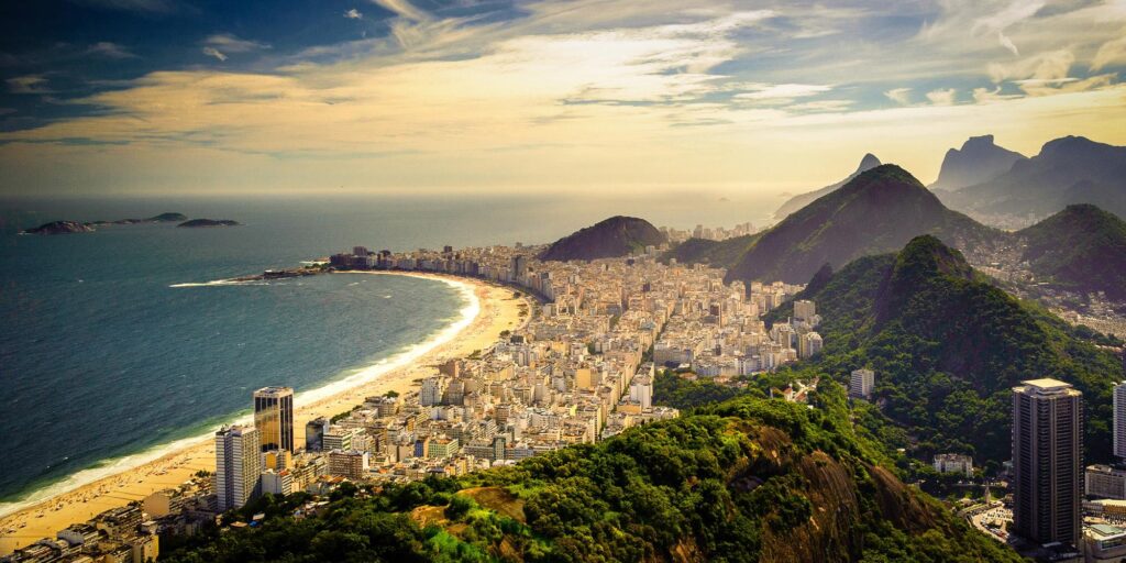 Despite Omicron, Rio de Janeiro comes back to life and enjoys the Brazilian summer